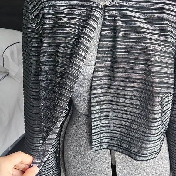 Patra Woman Vintage Metallic Stripe Bolero Jacket - Picture 8 of 8